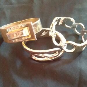 Silver Tone Women’s Bracelet Set